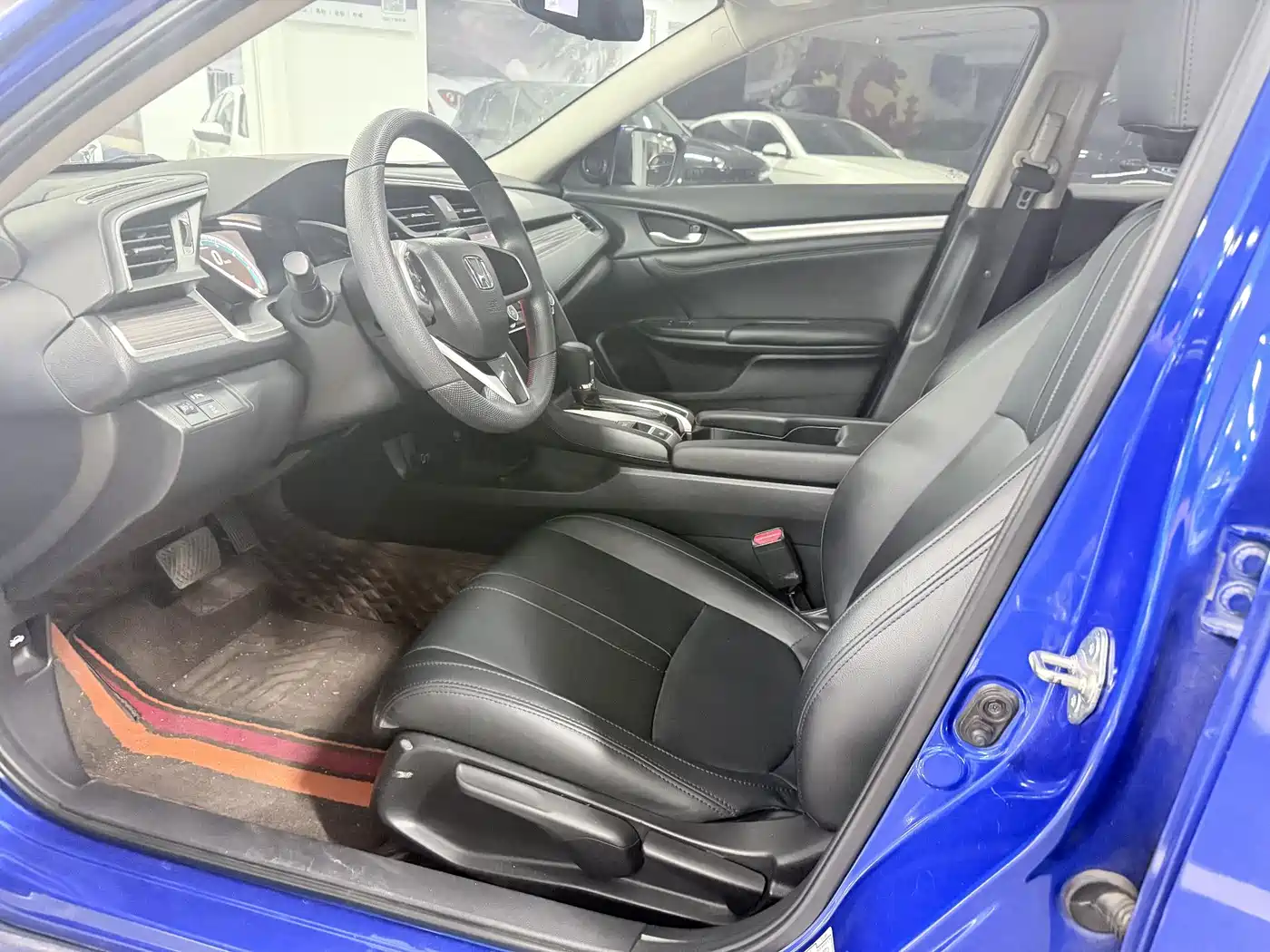 Фото 4 - Honda Civic