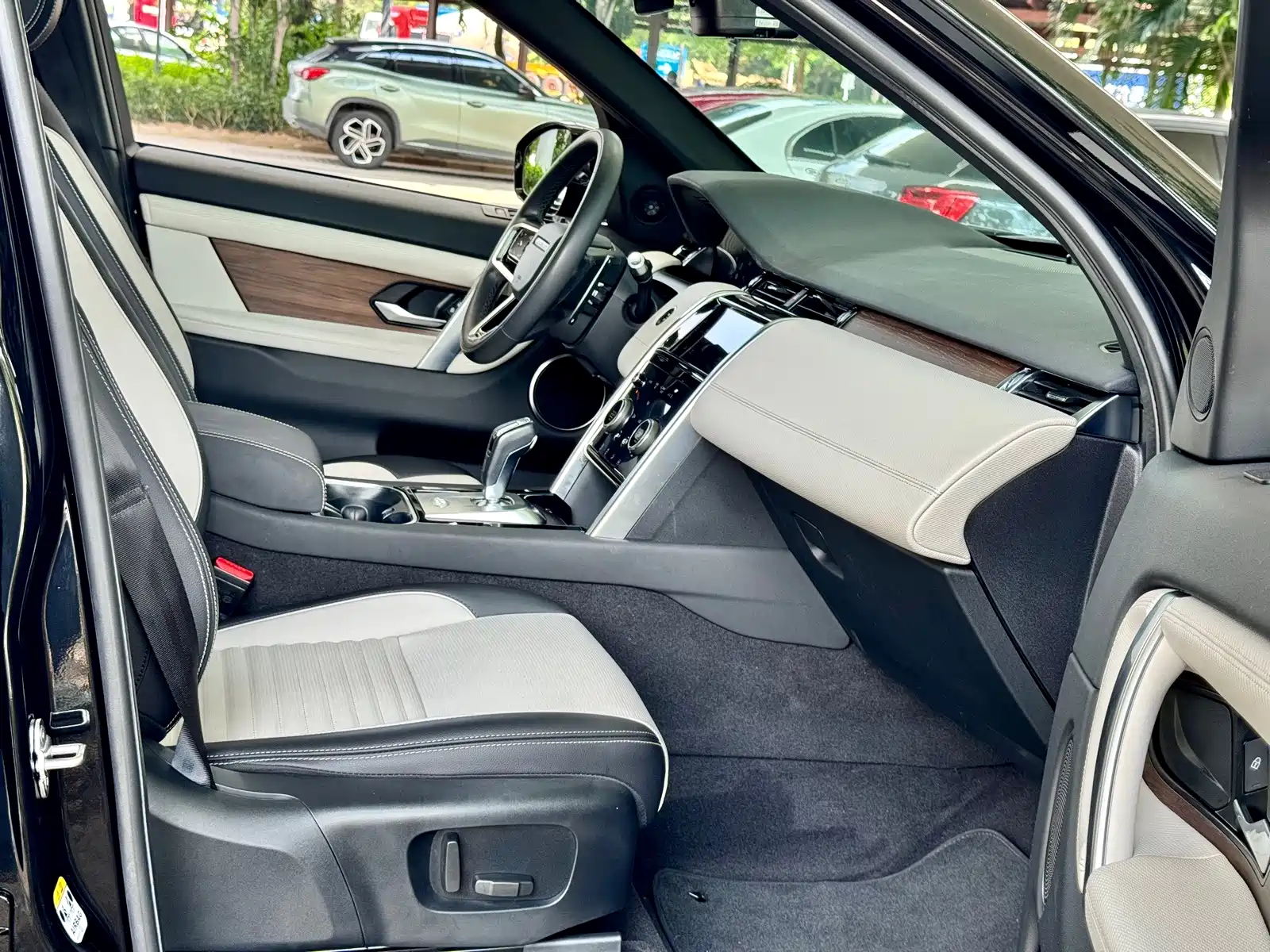 صورة 8 - Land Rover Discovery Sport PHEV