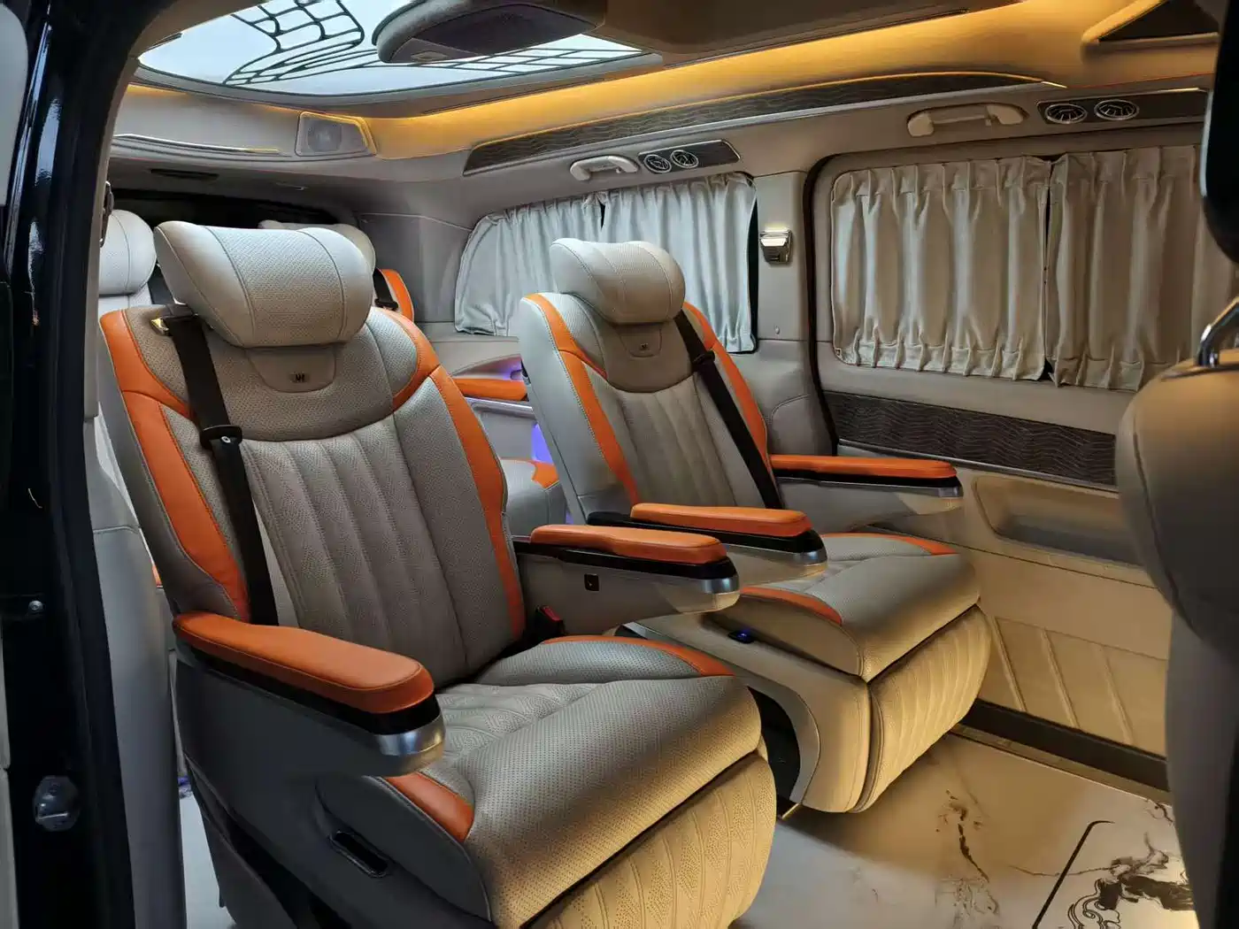 Mercedes-Benz V-Class 2021 V 260 L Long Wheelbase Luxury Edition фото 13