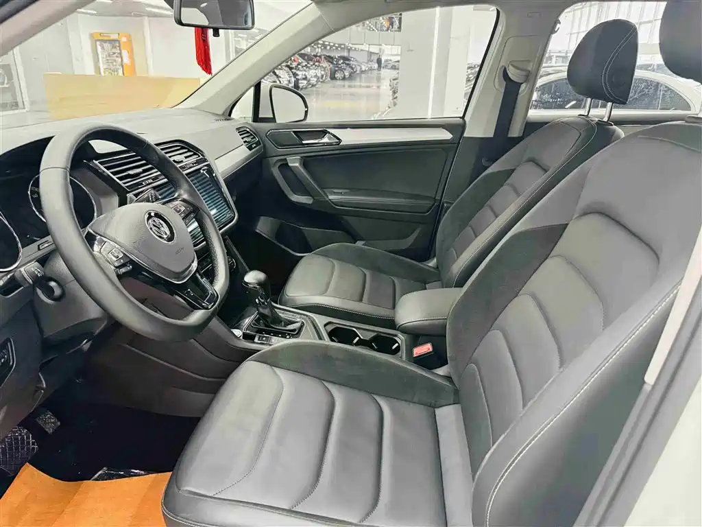Volkswagen Tiguan L 2019 330TSI Automatic 2WD Panorama Comfort Edition China VI фото 12