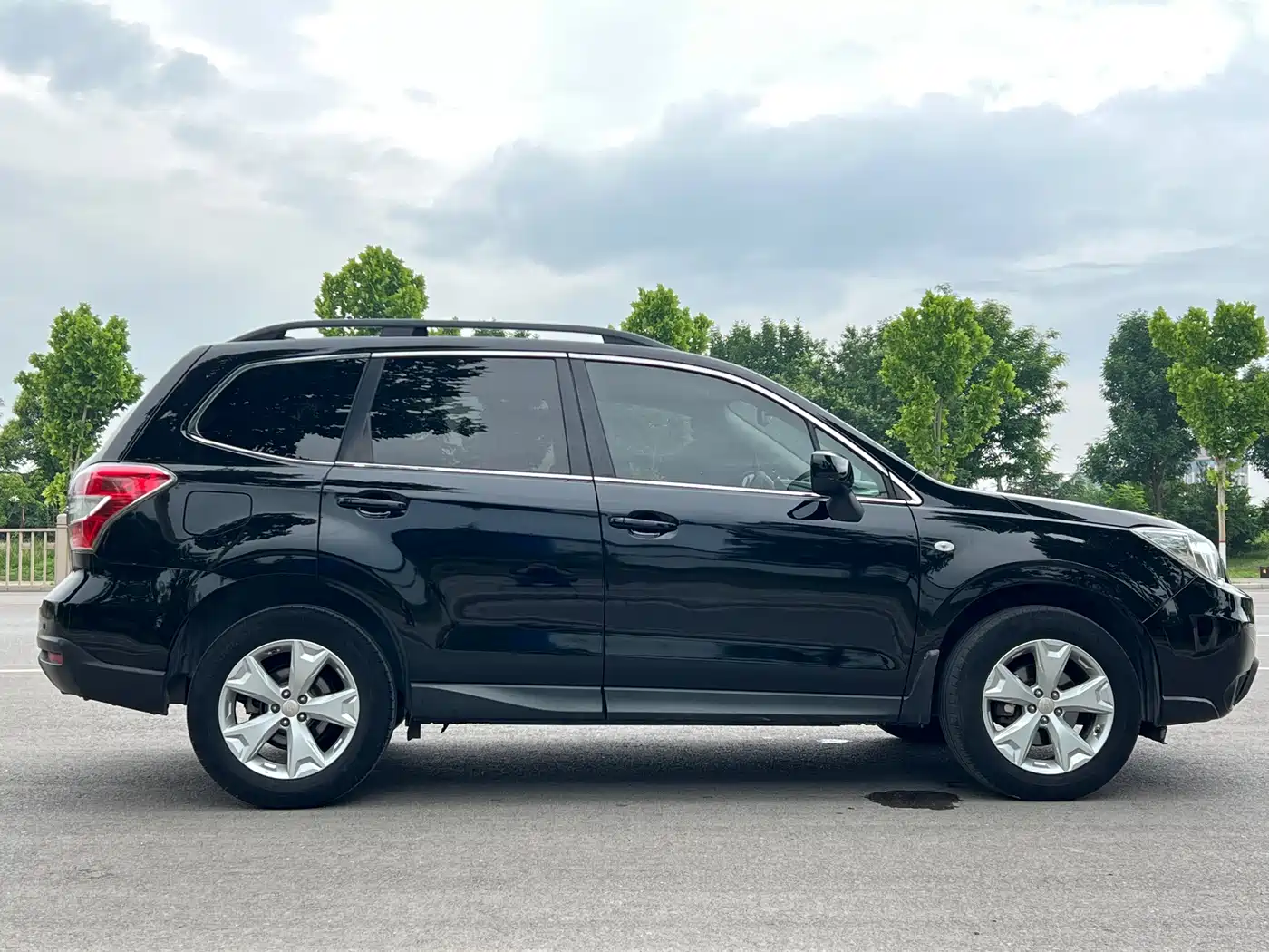 Subaru Forester 2014 2.0i Automatic Luxury Edition фото 5