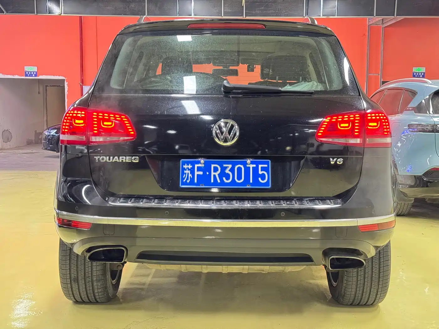 VOLKSWAGEN TOUAREG