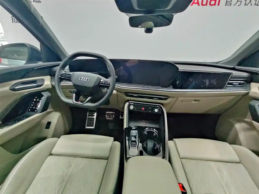Фото 6 - Audi Q5L