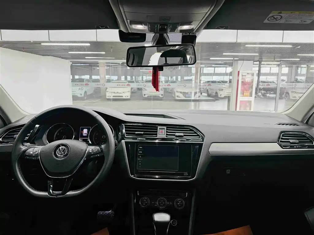 Volkswagen Tiguan L 2019 330TSI Automatic 2WD Panorama Comfort Edition China VI фото 21