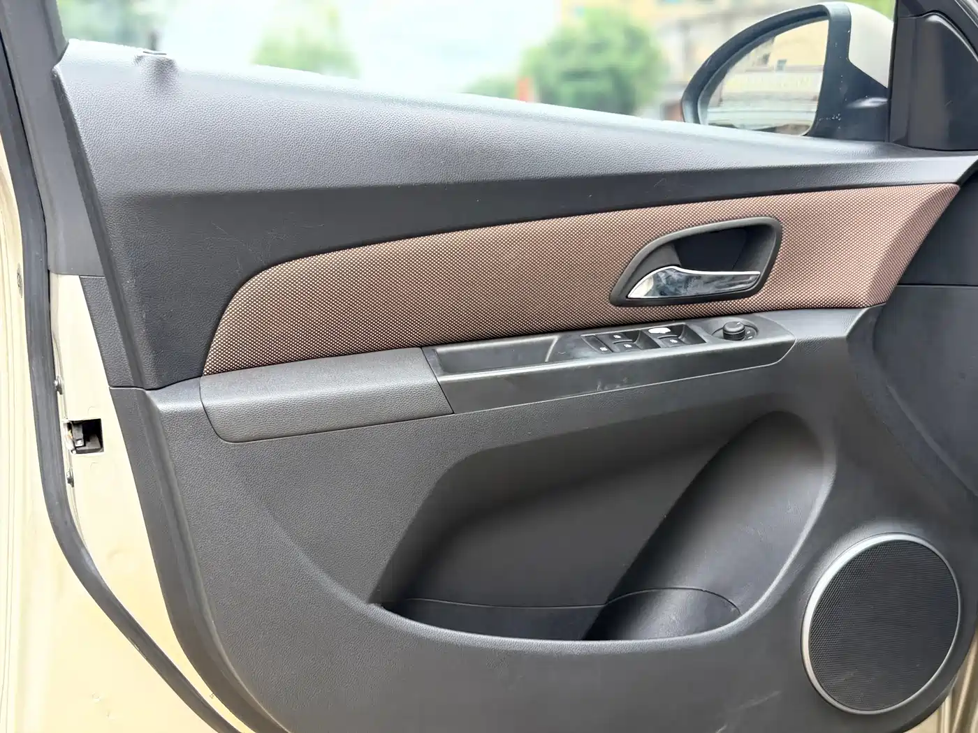 Chevrolet Cruze 2013 Hatchback 1.6L Automatic Luxury фото 14