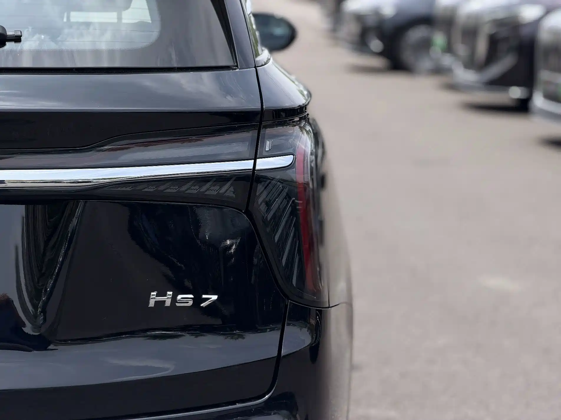 صورة 2 - Hongqi HS7 PHEV