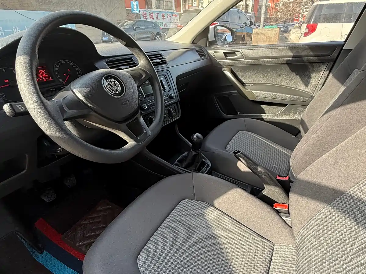 Volkswagen Santana 2016 1.4L Manual Trend Edition фото 6