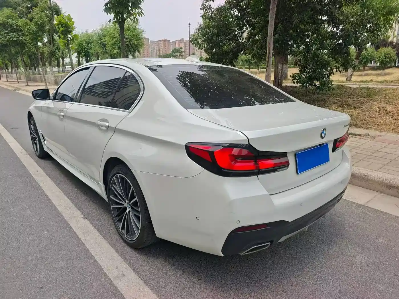 BMW 5 Series 2022 530Li Leading M Sport Package фото 7