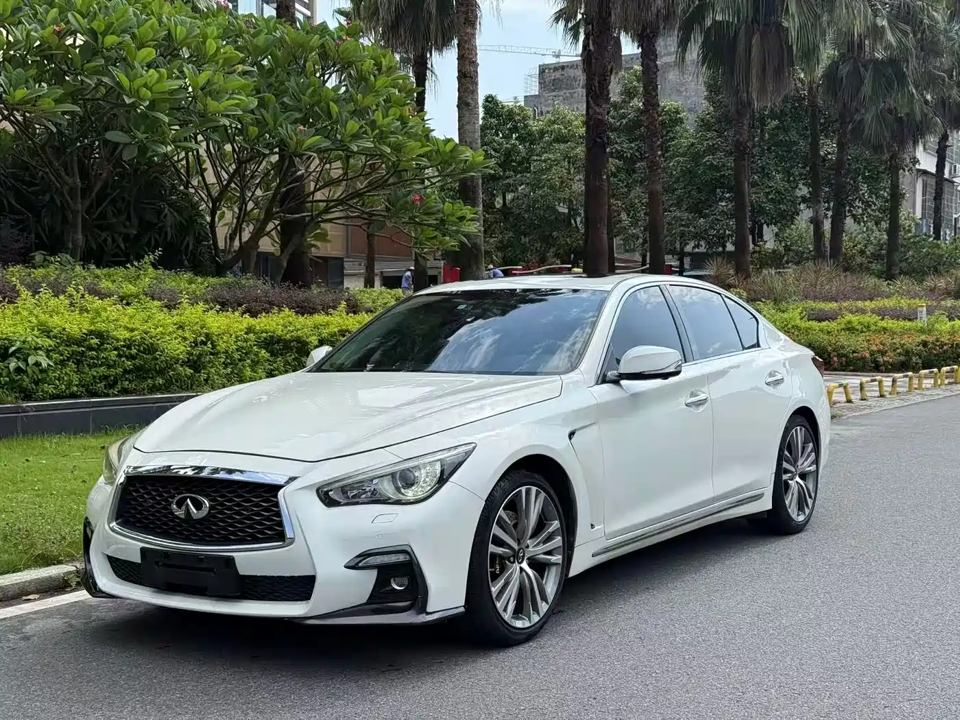 Фото 3 - Infiniti Q50L