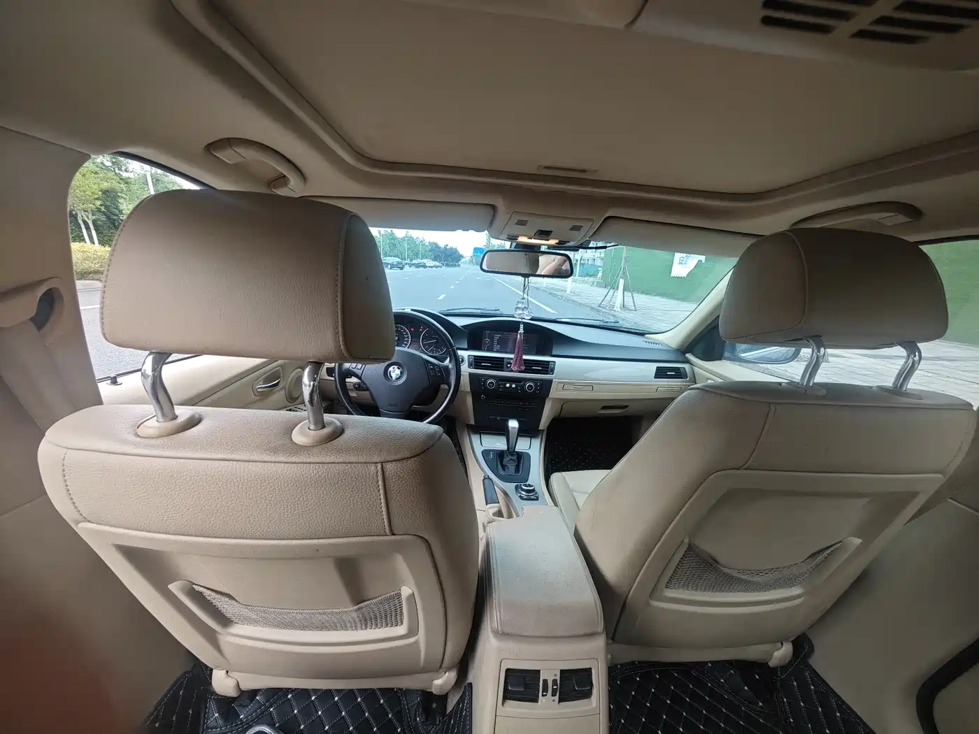 BMW 3 Series (Import) 2010 320i Luxury фото 17