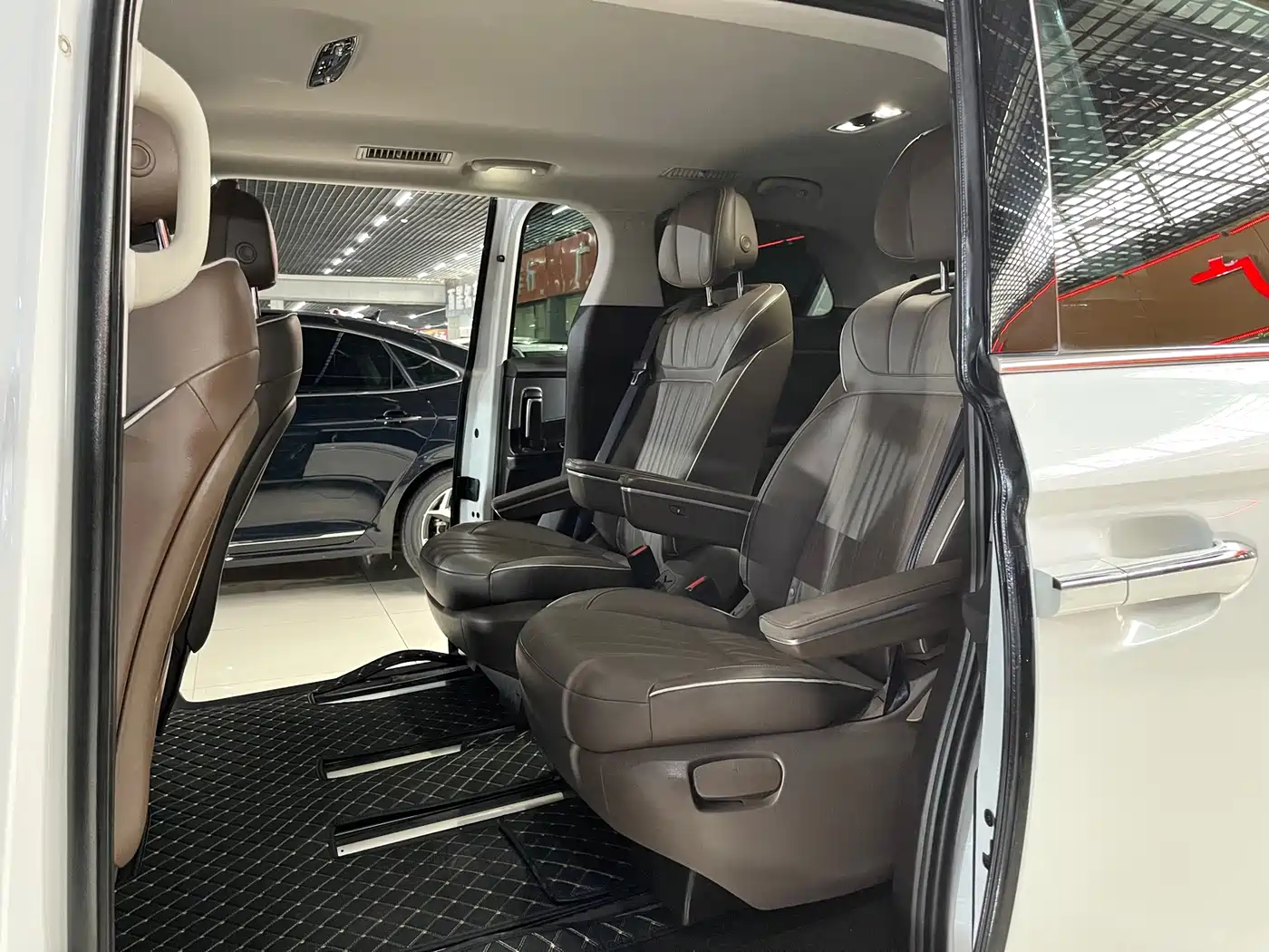 Roewe iMAX8 2024 2023 400TGI Comfort Edition