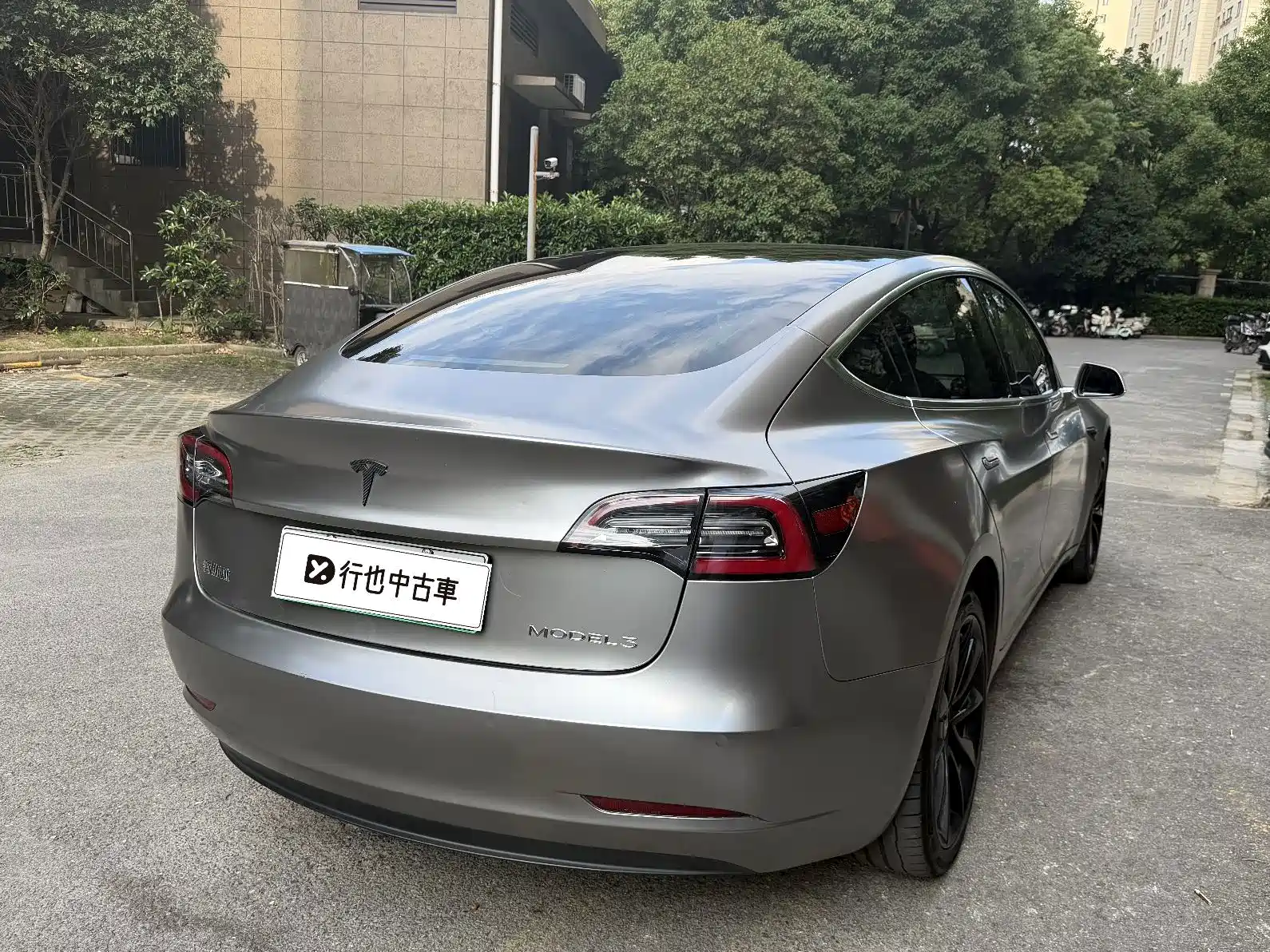 Фото 3 - Tesla Model 3