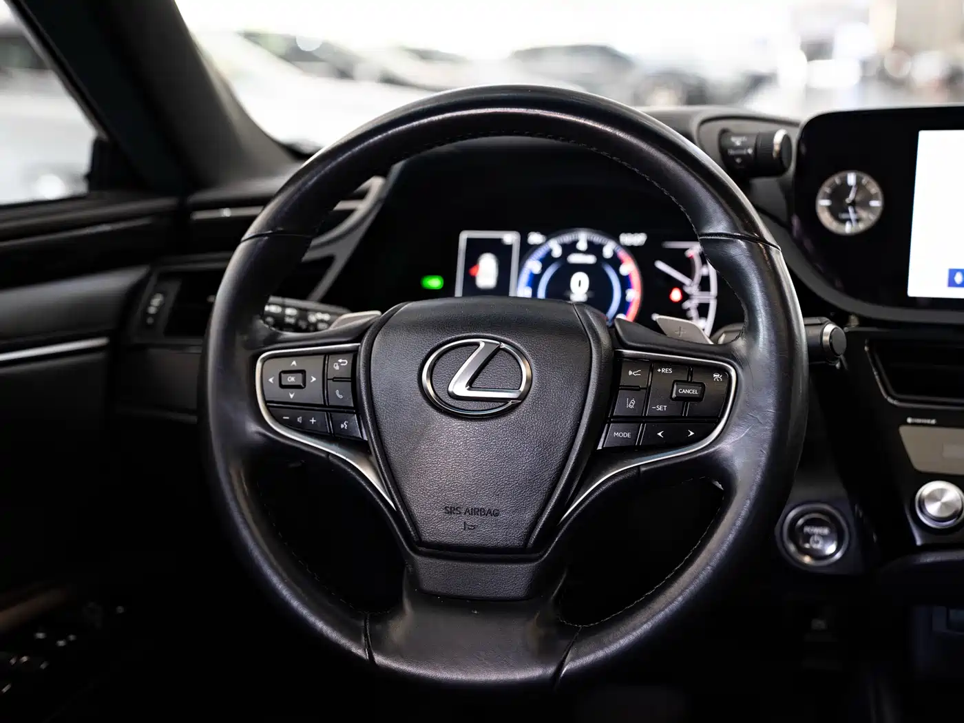 Lexus ES 2022 300h Excellence Edition фото 9