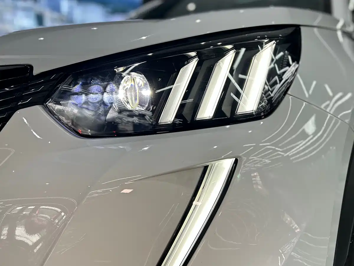 Peugeot 2008 2022 230THP THE ONE фото 33
