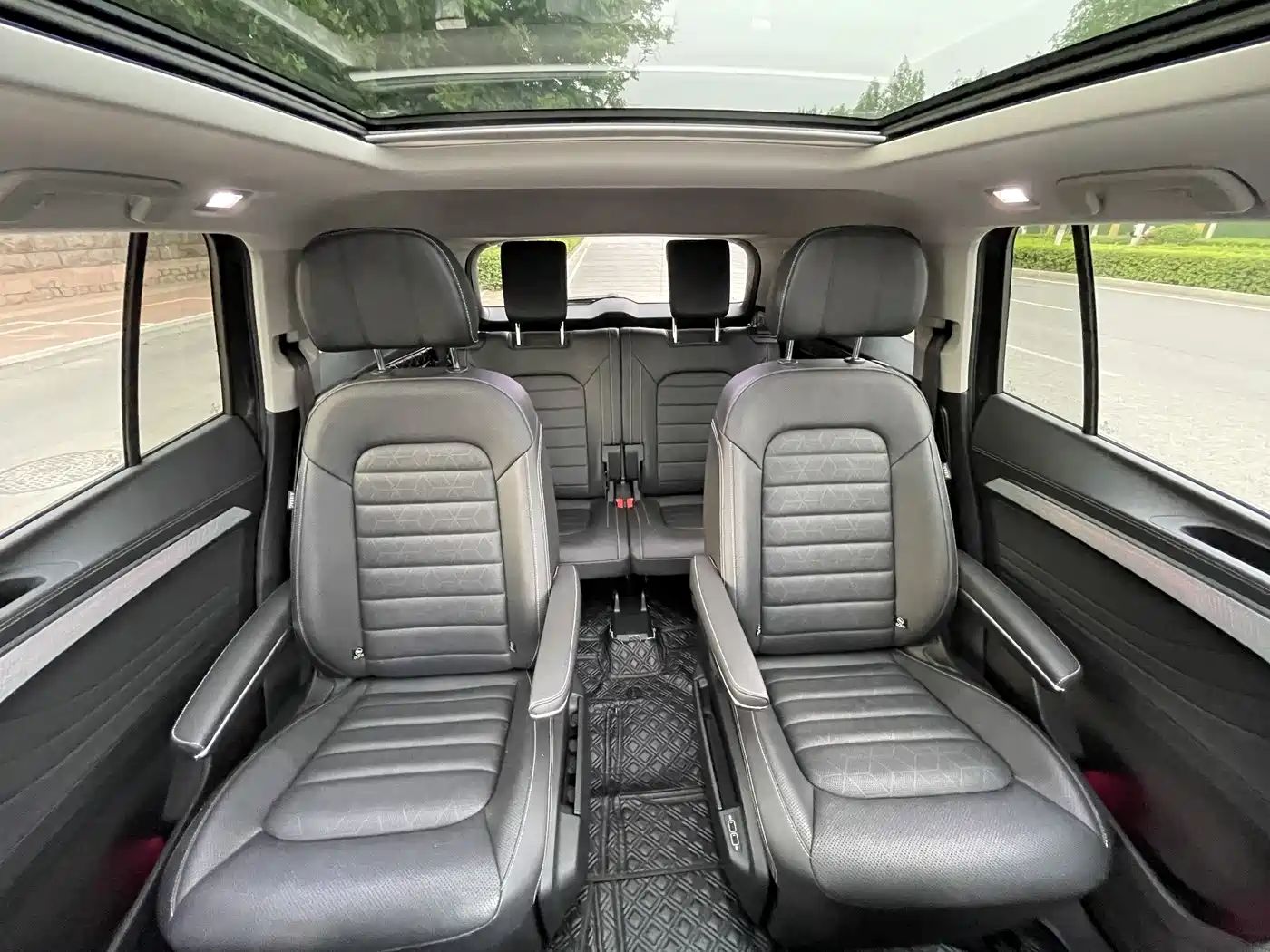 Volkswagen Talagon 2023 Facelift 380TSI 4WD Luxury Premium Pro Edition 6-Seater фото 12
