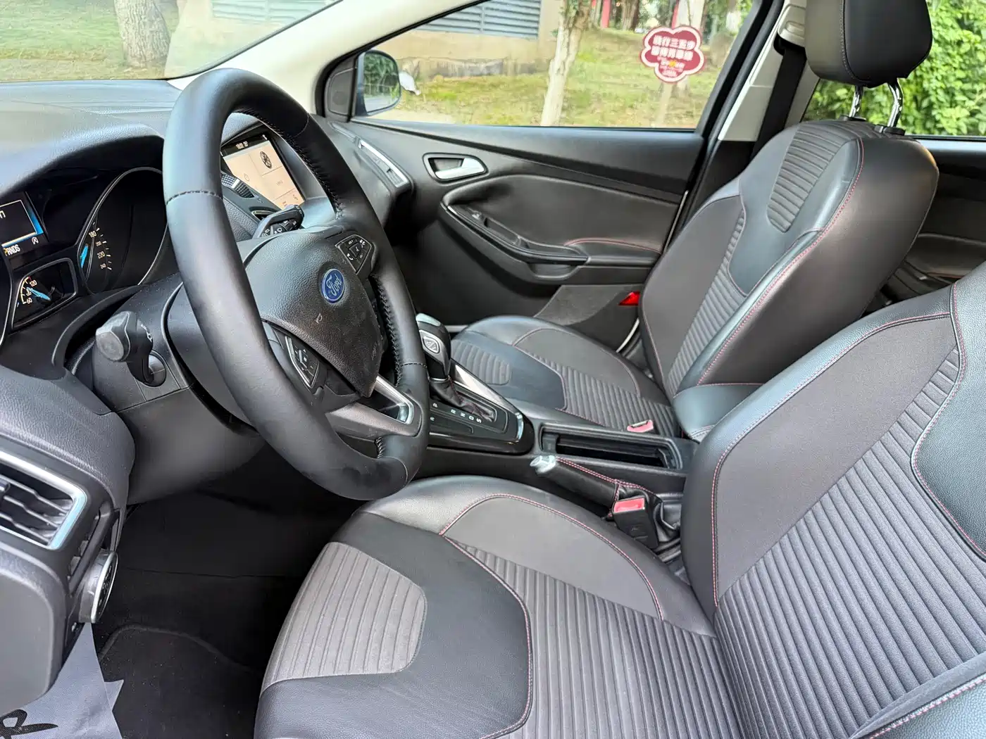 Photo 7 - Ford Focus