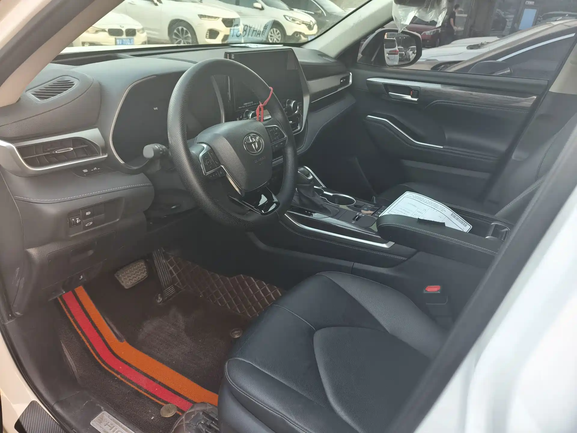 Photo 4 - Toyota Highlander