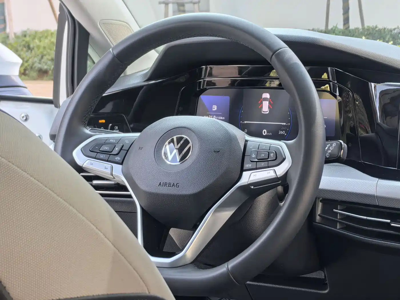 Volkswagen Golf 2023 280TSI DSG Pro 20th Anniversary Edition фото 14