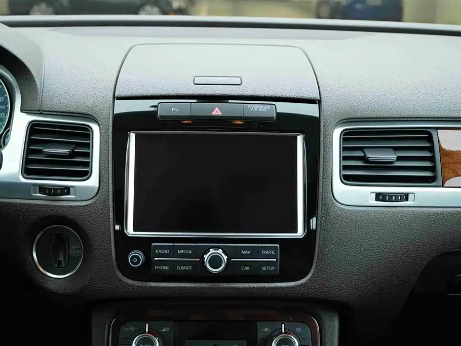 Volkswagen Touareg 2011 3.0TSI Standard фото 18