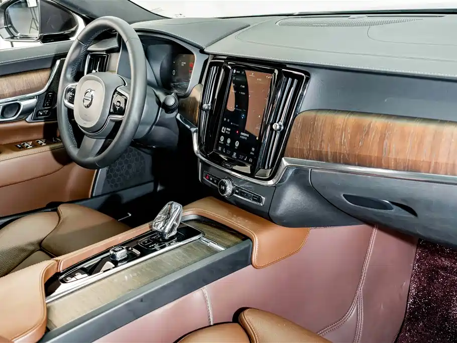 Photo 17 - Volvo S90