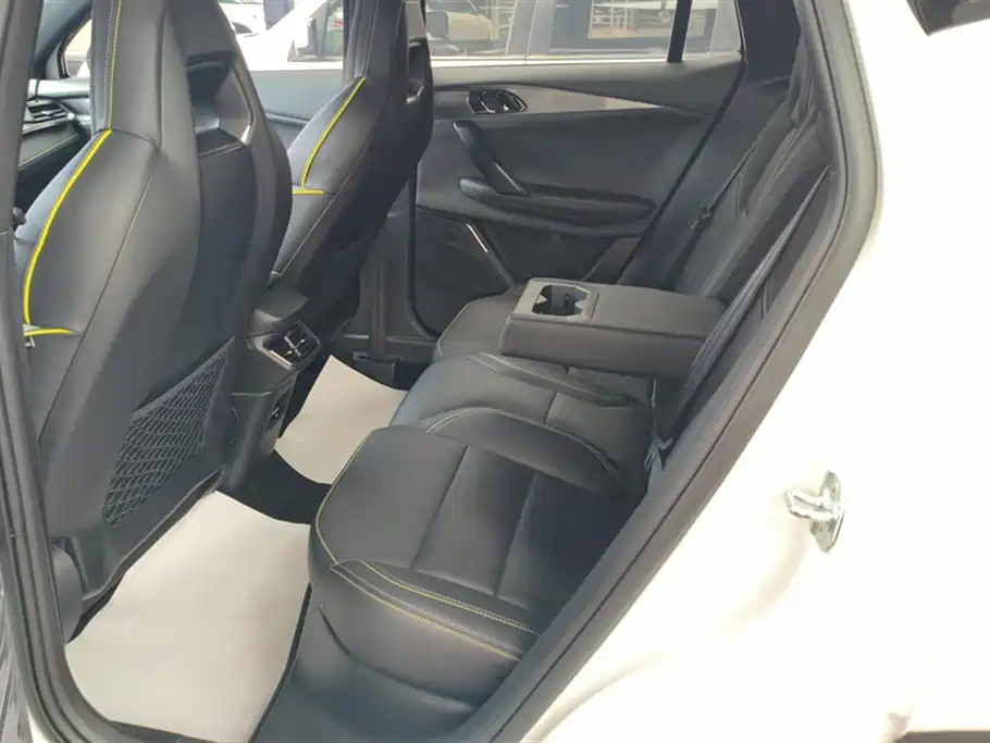 Lynk & Co 06 2023 Remix 1.5T Power Halo фото 11