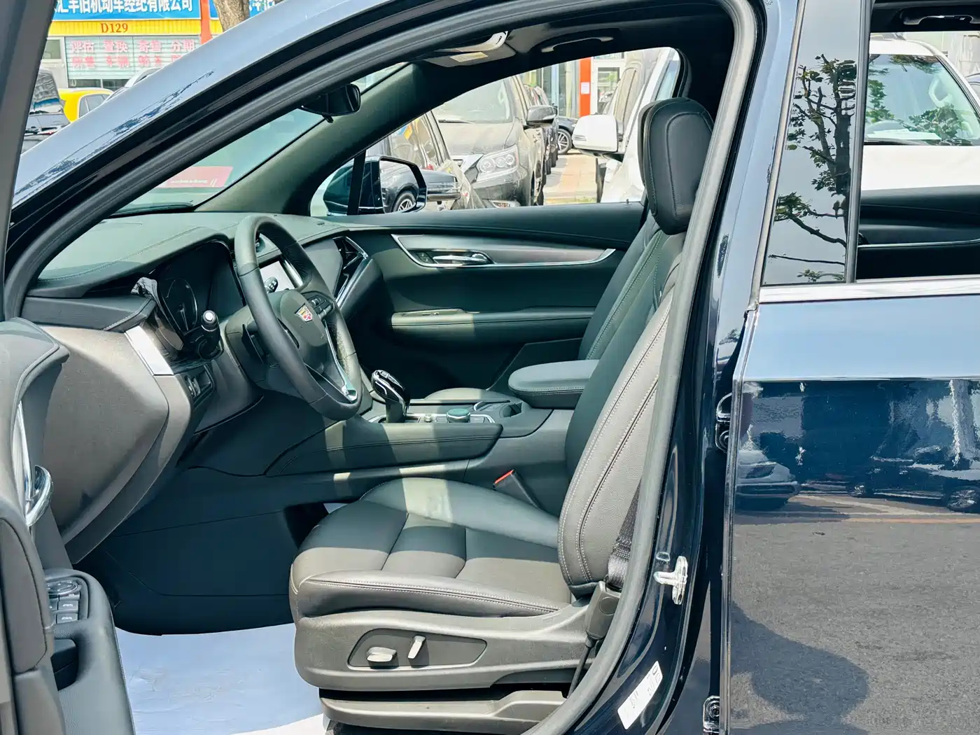 Cadillac XT6 2022 2.0T 6-Seater 4WD Trend Edition фото 7