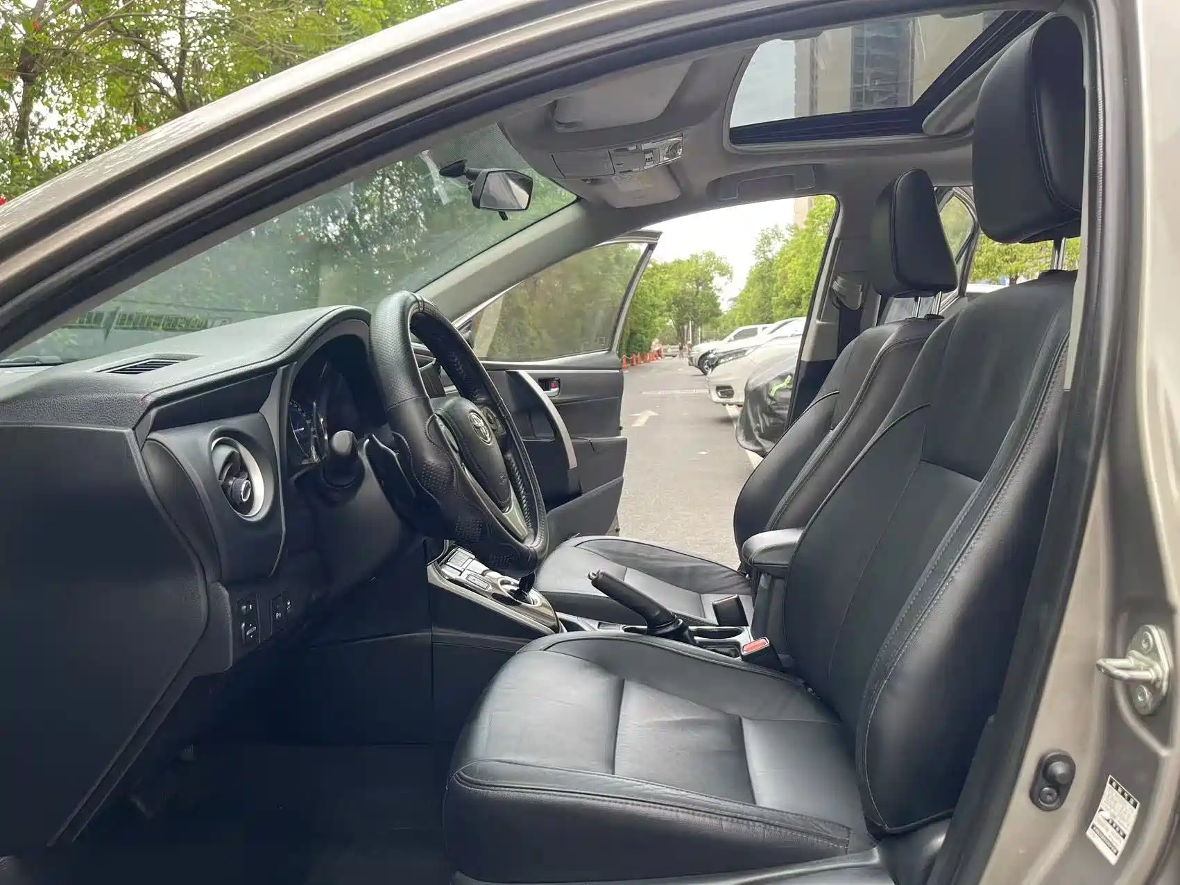 Фото 6 - Toyota Corolla