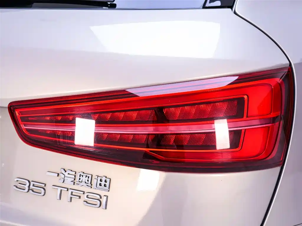 Audi Q3 2018 30th Anniversary Edition 30 TFSI Fashion фото 9