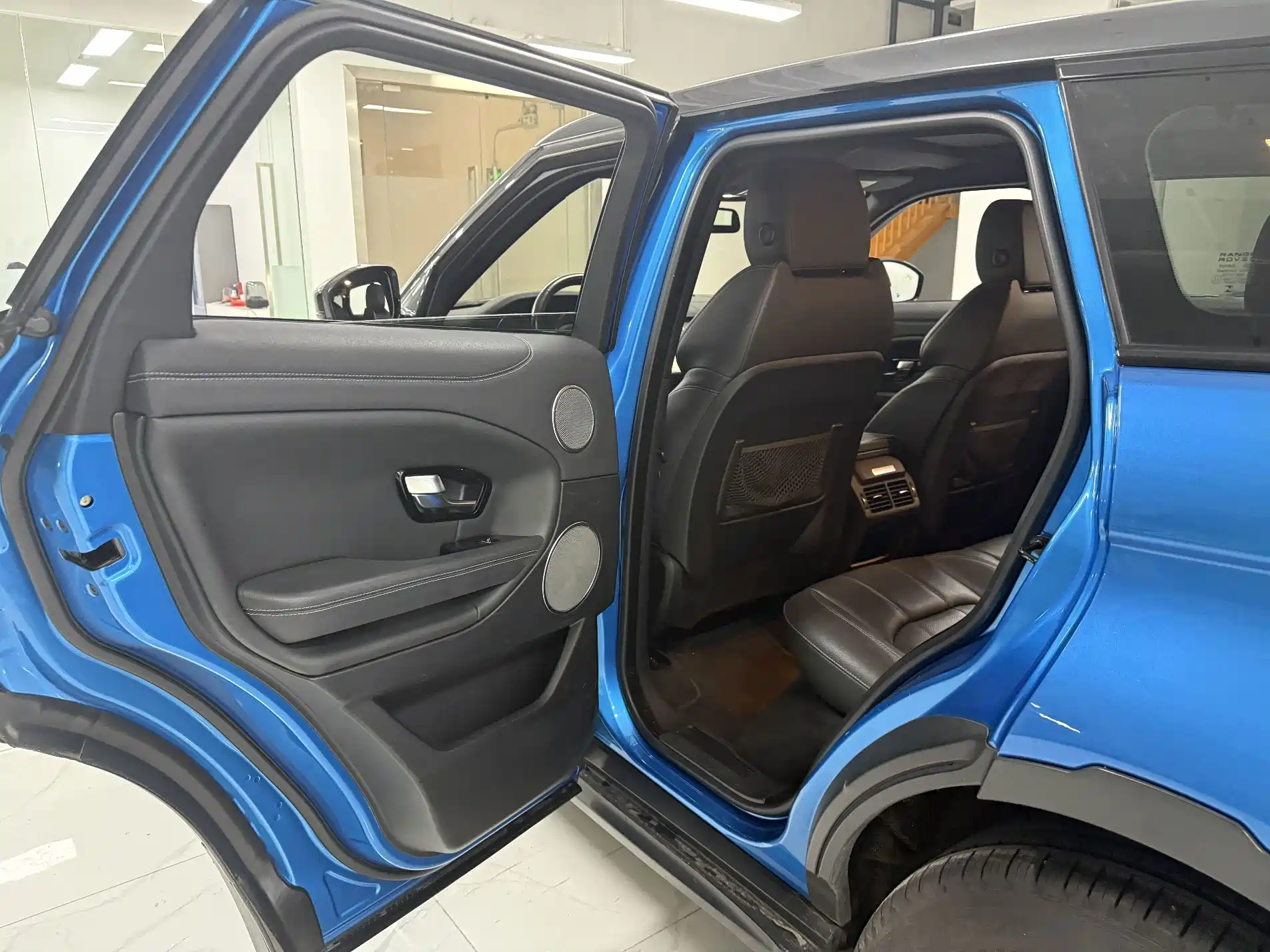 Photo 12 - Land Rover Range Rover Evoque