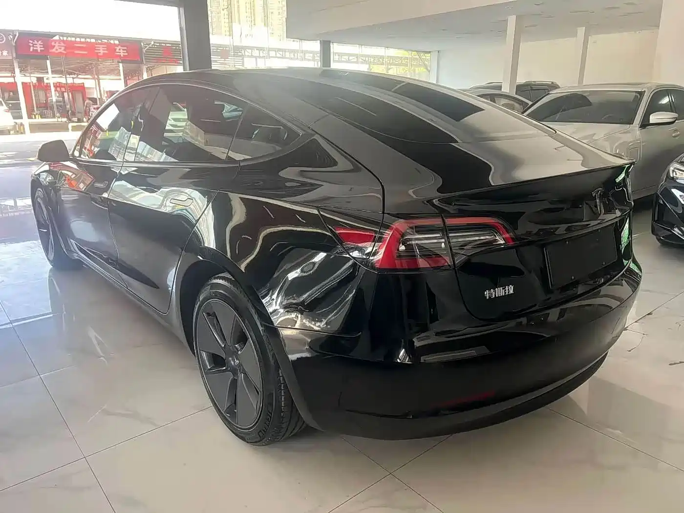 TESLA MODEL 3