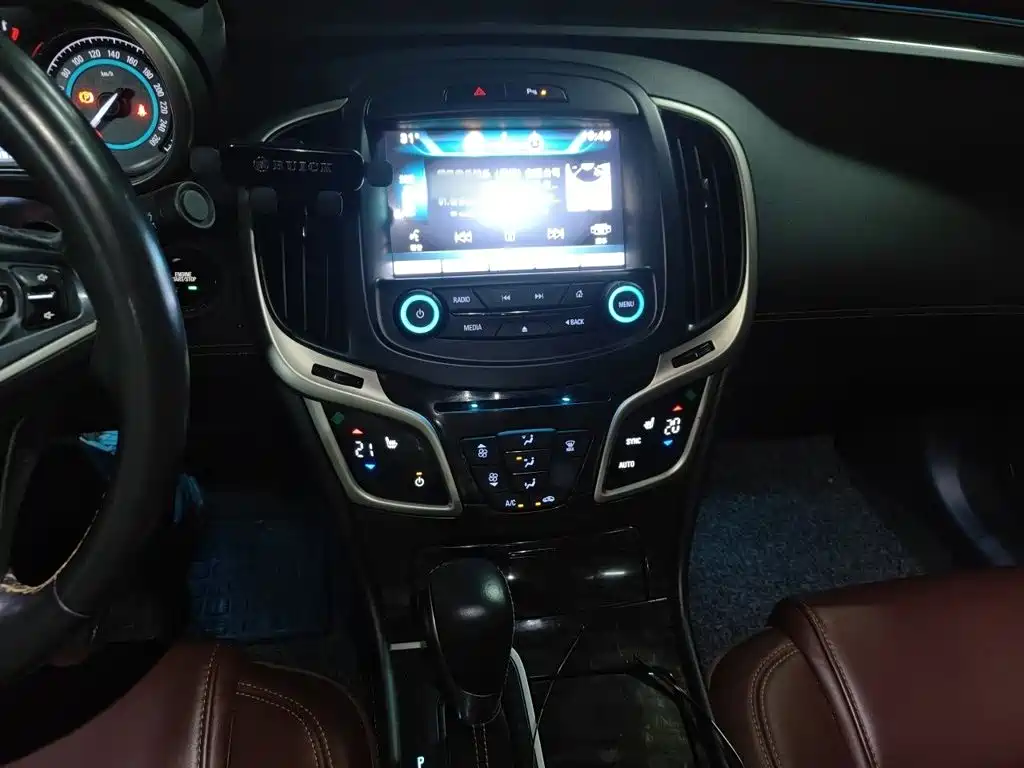 Фото 6 - Buick LaCrosse