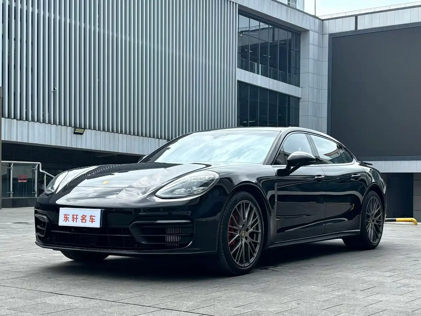 Porsche Panamera 2023 Panamera Executive Long Wheelbase Platinum Edition 2.9T