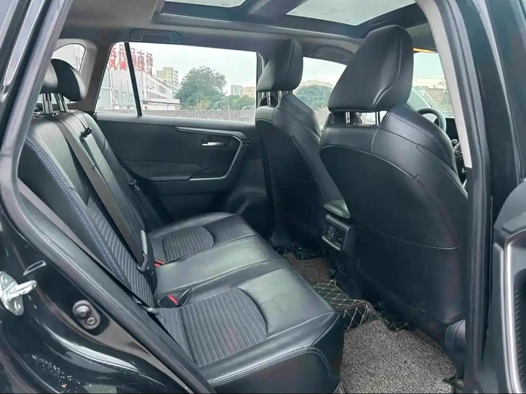 Toyota Wildlander 2020 2.0L CVT 2WD Tech Edition фото 9