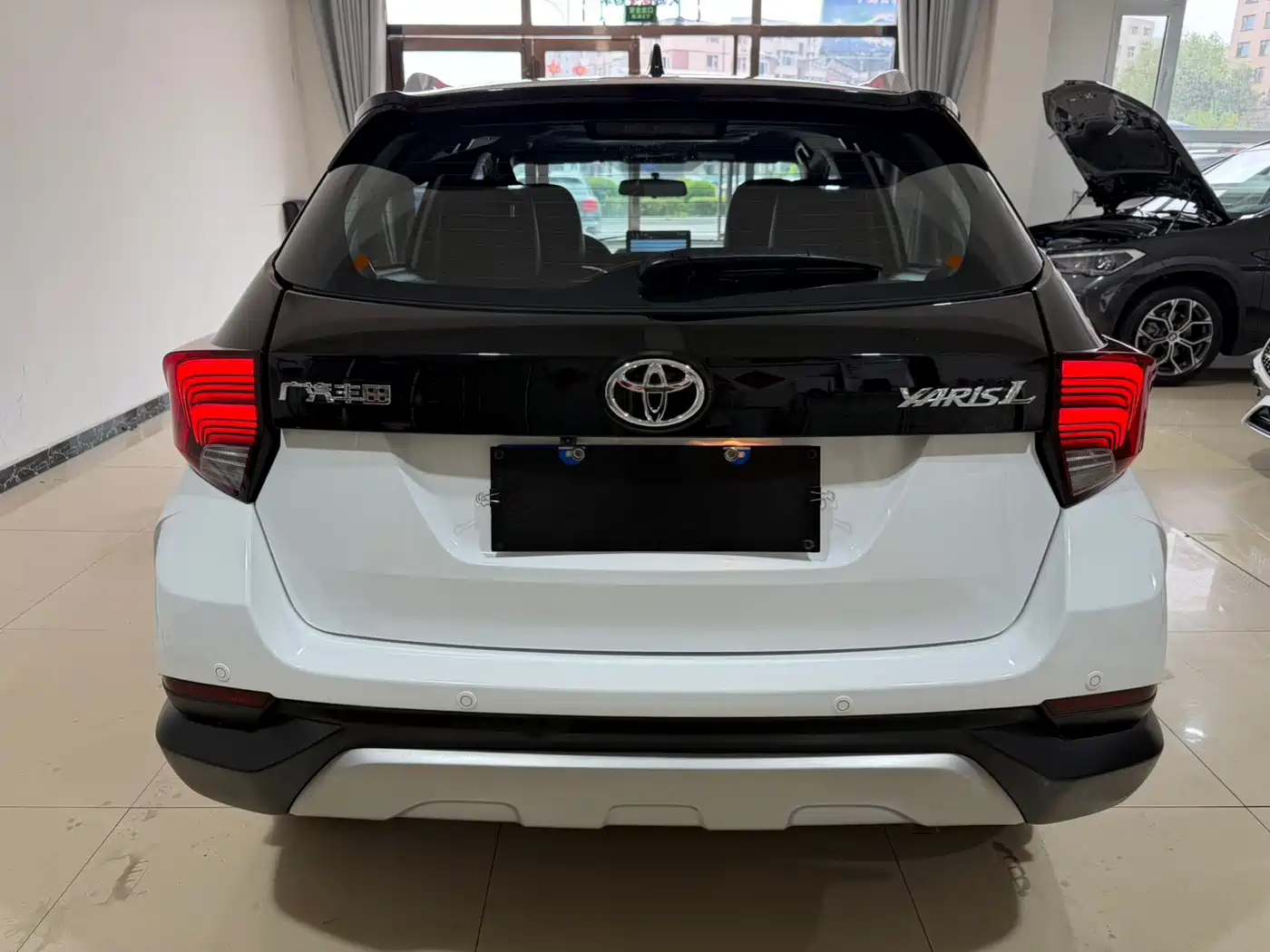 Toyota YARiS L Zhi Xuan 2022 1.5L CVT Luxury PLUS Edition фото 5