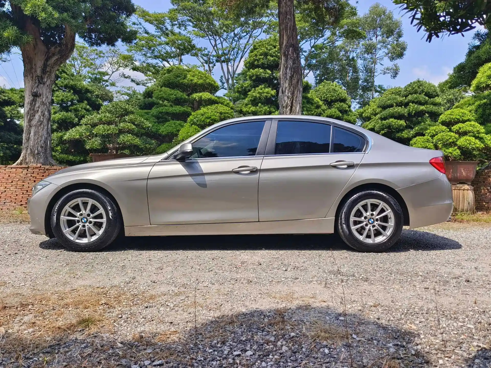 Photo 5 - BMW 3 Series