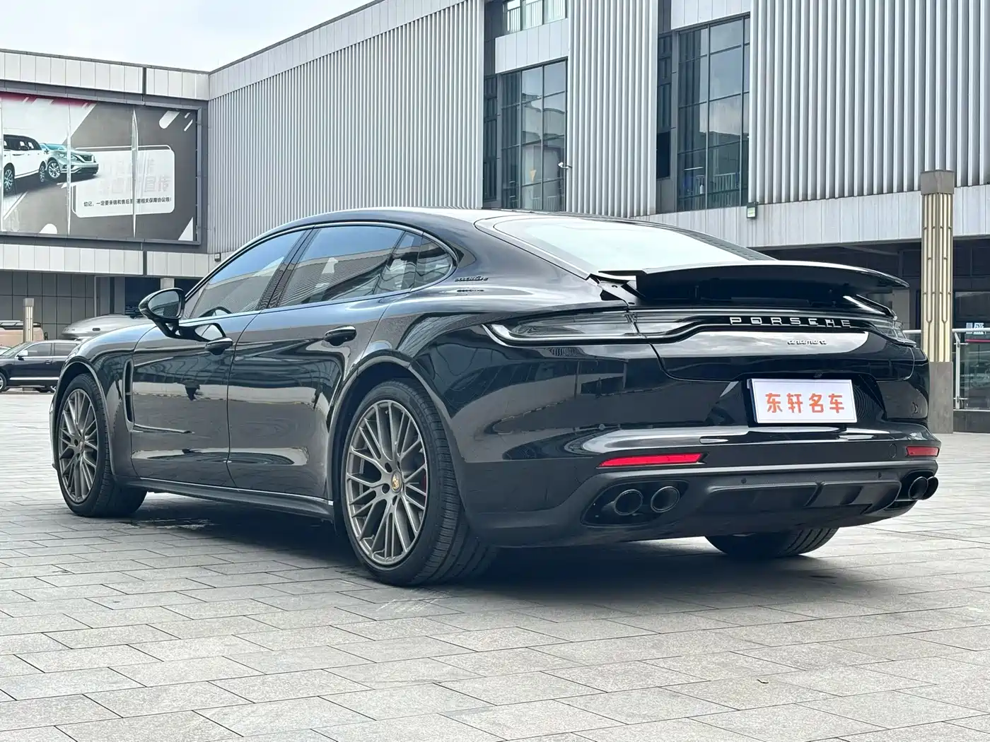 Porsche Panamera 2023 Panamera Executive Long Wheelbase Platinum Edition 2.9T фото 9