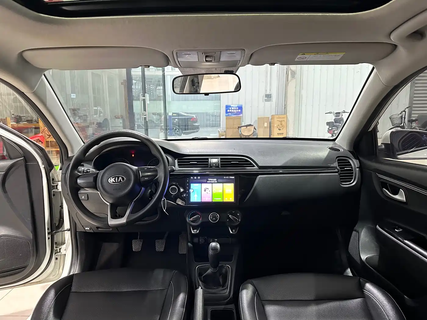 Kia K2 2017 Sedan 1.4L MT 15th Anniversary Special Edition GLS фото 5