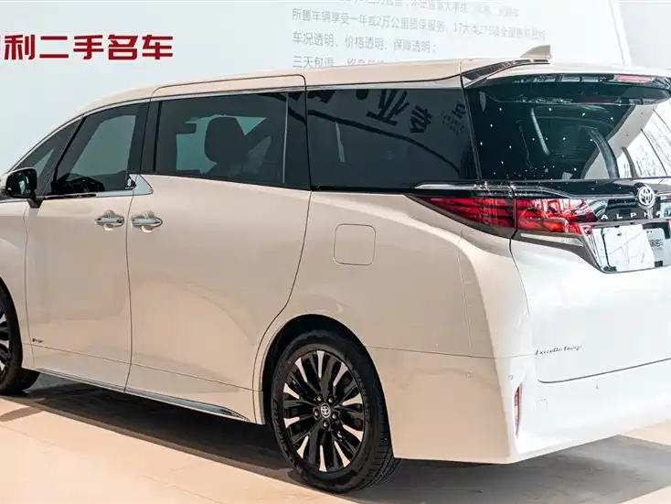 Toyota Alphard 2024 Hybrid 2.5L Ultimate Enjoyment Edition фото 3