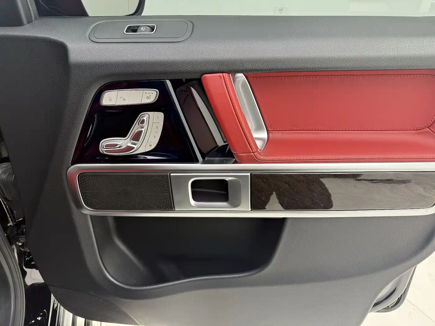 Mercedes-Benz G-Class фото 12