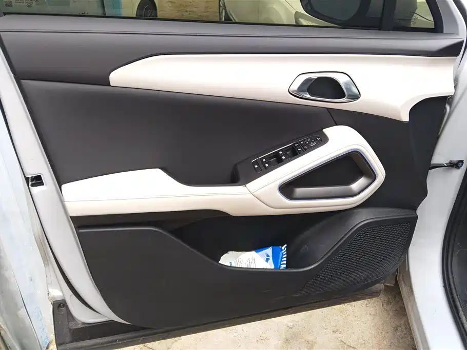 BYD Yuan UP 2025 Smart Drive Edition 401KM Vitality Version фото 7