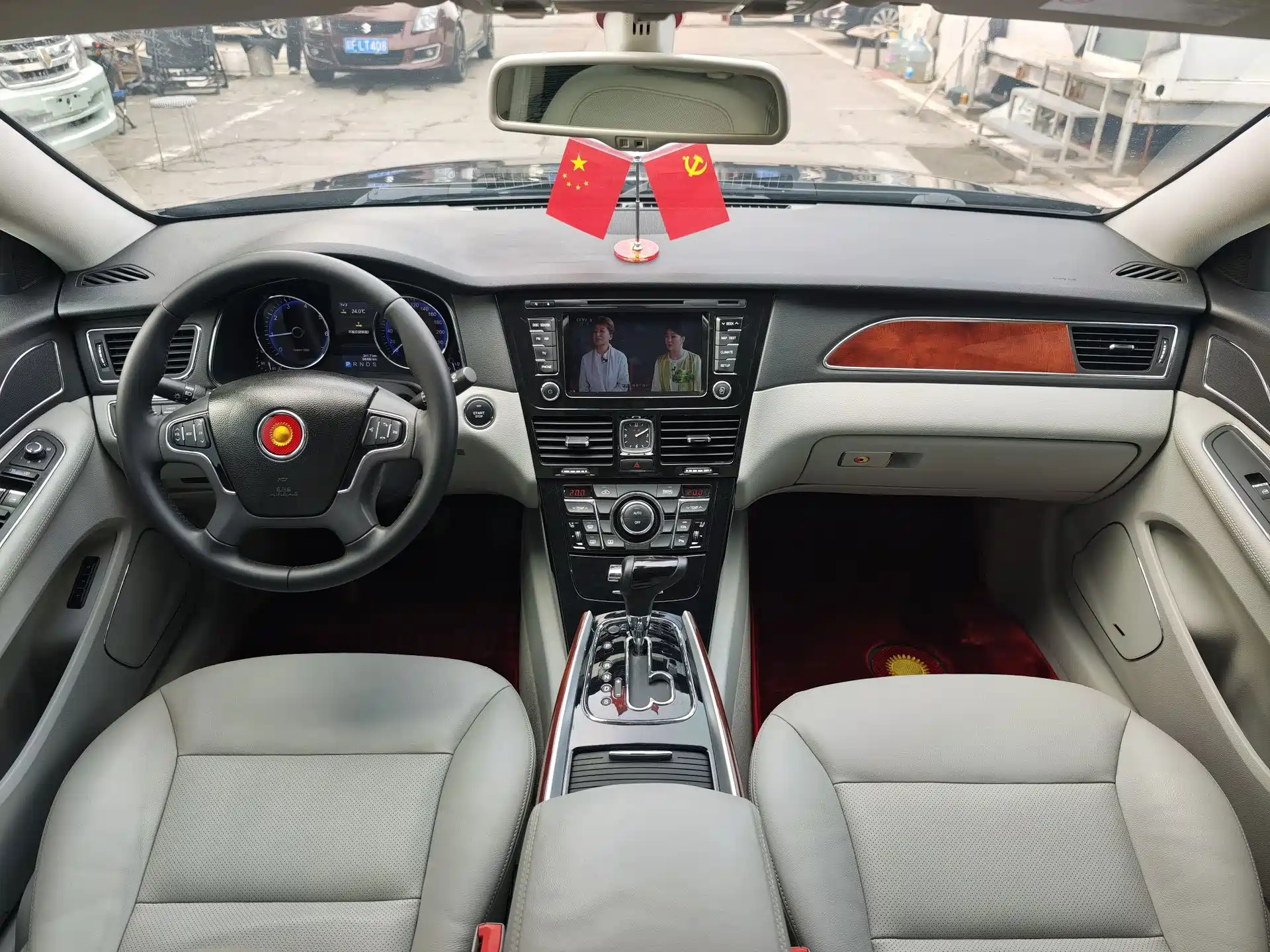 صورة 9 - Hongqi H7