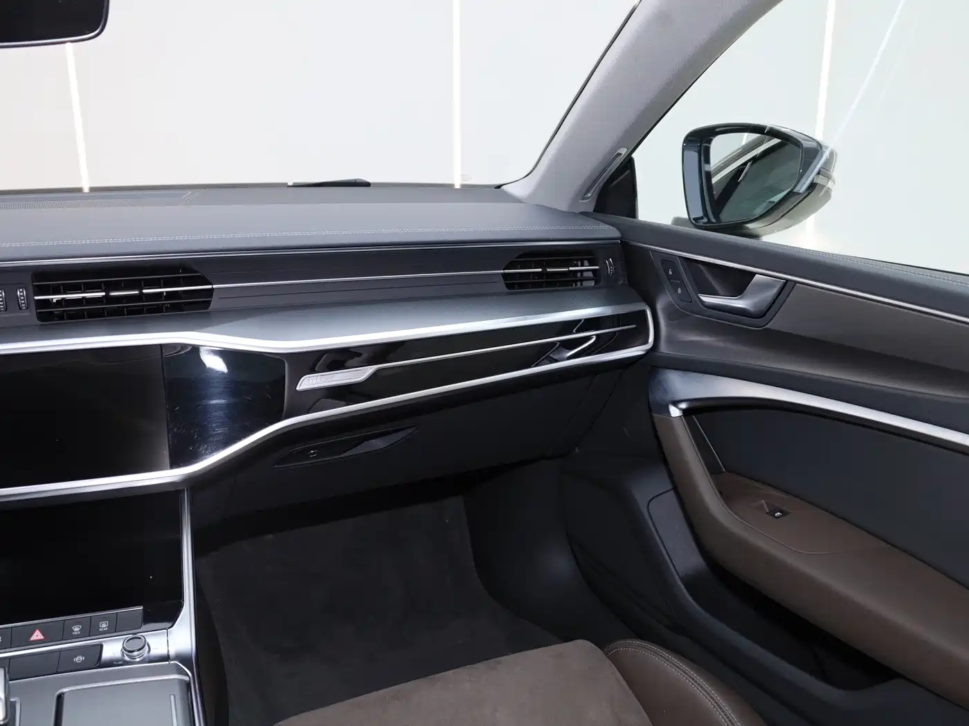 Audi A7L 2024 45TFSI S-line Dream Edition Crystal Package фото 14