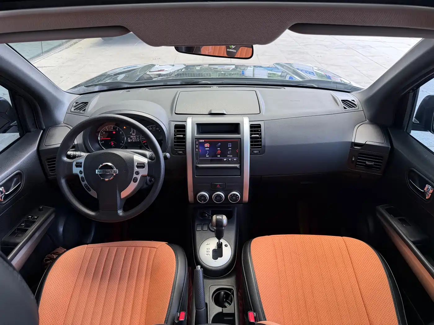Dongfeng Fengdu MX6 2015 2015 2.0L CVT 2WD Excellence