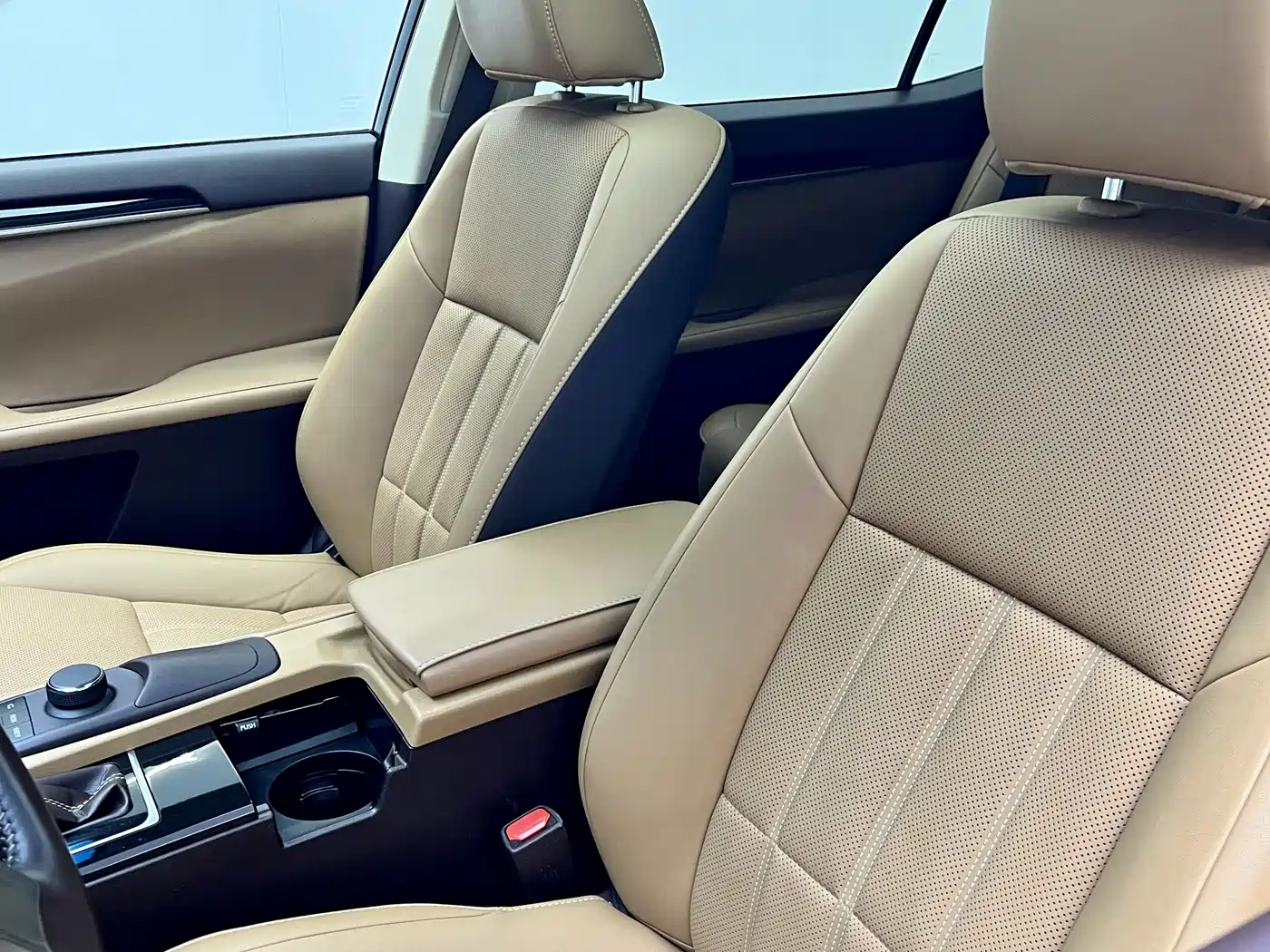 Lexus ES 2015 200 Elite Edition фото 22