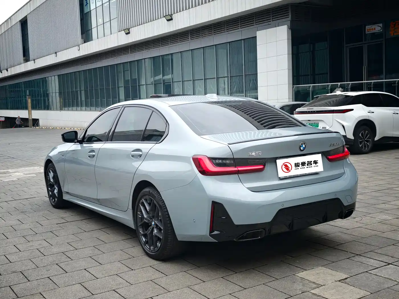 BMW 3 Series 2025 330Li M Sport Night Edition фото 27