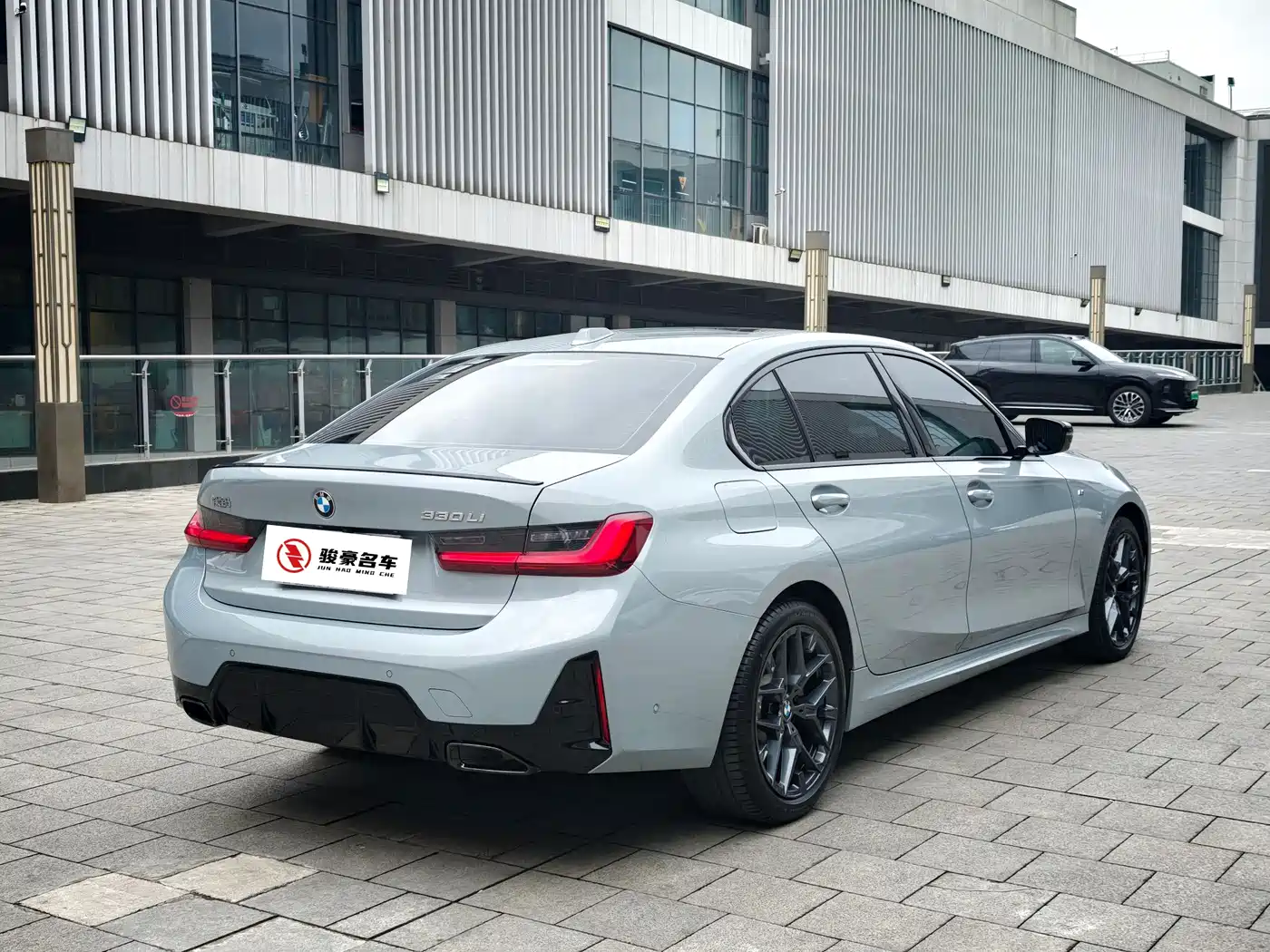 BMW 3 Series 2025 330Li M Sport Night Edition фото 29