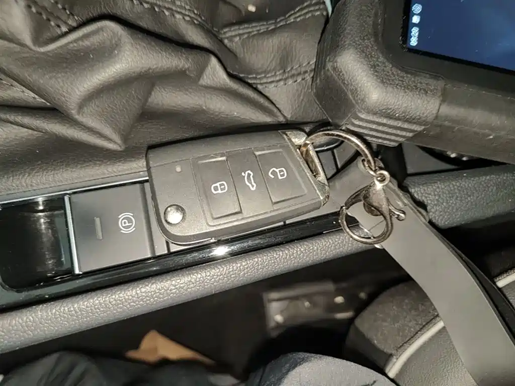 Volkswagen Sagitar 2023 300TSI DSG Surpassing Edition фото 9