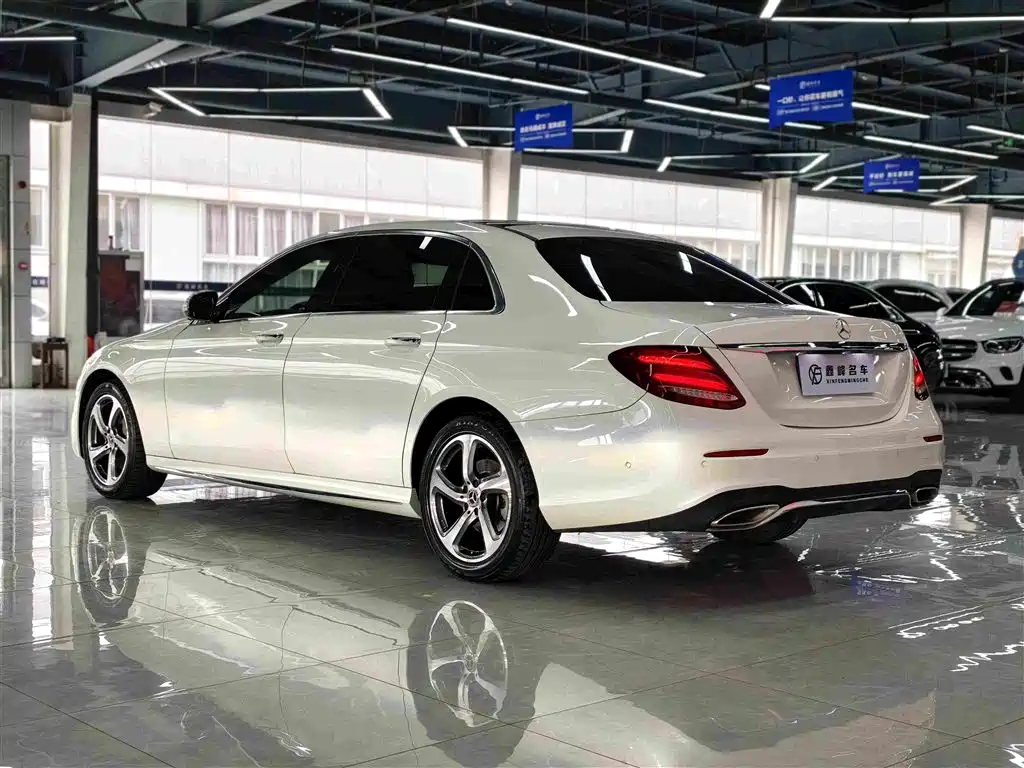 Mercedes-Benz E-Class 2019 E 300 L Sport Fashion фото 24