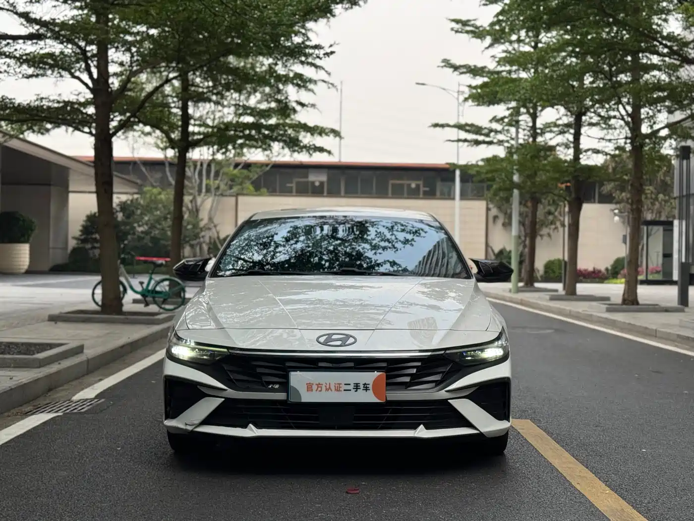 HYUNDAI ELANTRA