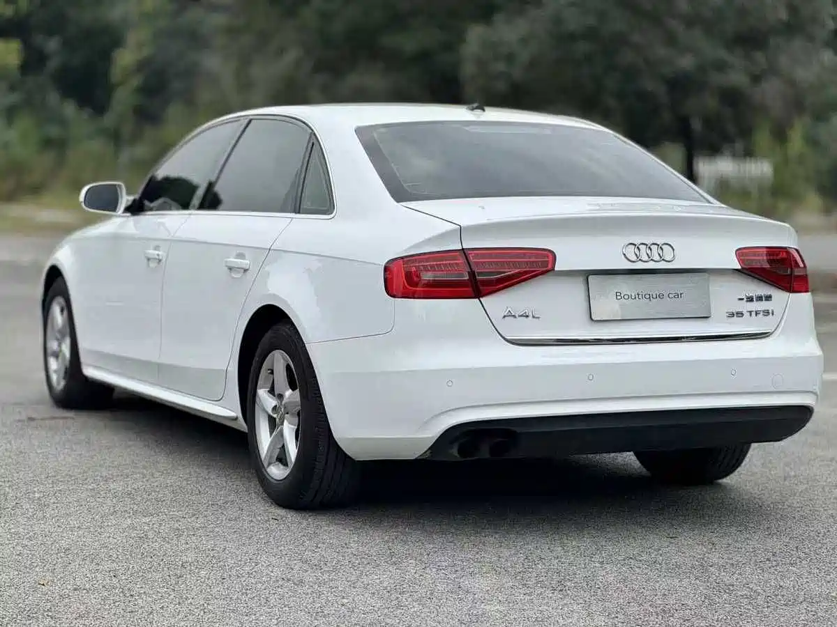 Фото 5 - Audi A4L